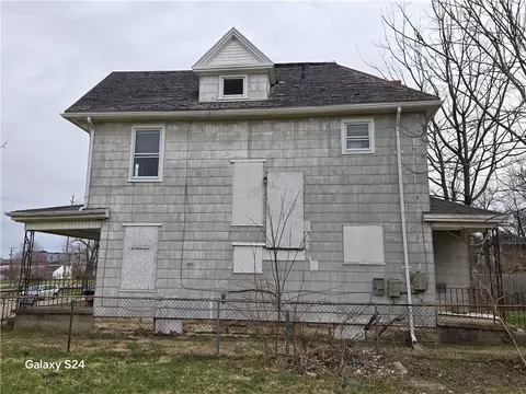 Exterior - 727 W High St, Springfield, OH 45506 photo 3 of 13