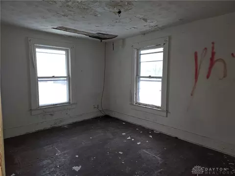 Bedroom - 727 W High St, Springfield, OH 45506 photo 2 of 4