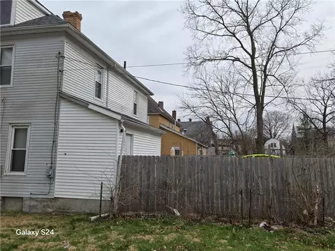 Exterior - 727 W High St, Springfield, OH 45506 photo 5 of 13