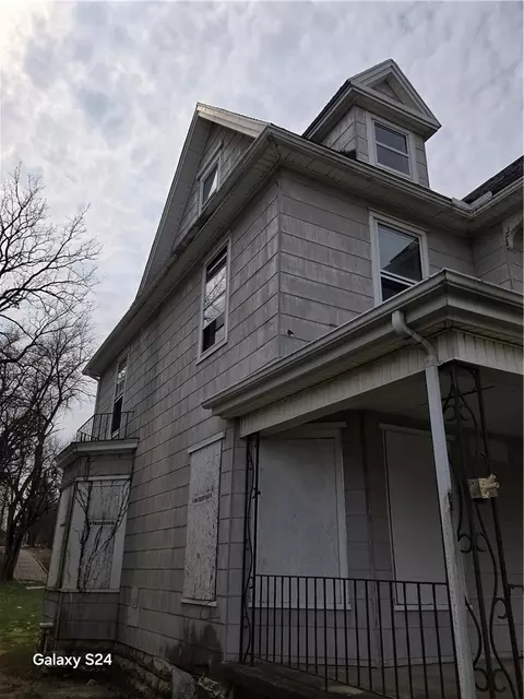 Exterior - 727 W High St, Springfield, OH 45506 photo 2 of 13