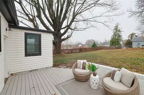Exterior - 3906 Standish Ave, Cincinnati, OH 45213 photo 6 of 11