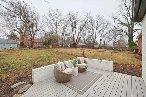 Exterior - 3906 Standish Ave, Cincinnati, OH 45213 photo 5 of 11