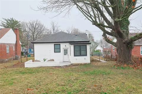 Exterior - 3906 Standish Ave, Cincinnati, OH 45213 photo 10 of 11