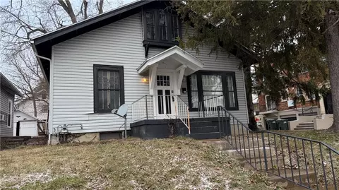819 Princeton Dr, Dayton, OH 45406