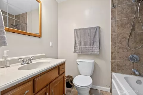 Bath - 1237 Hemlock Dr, Fairborn, OH 45324 photo 1 of 6