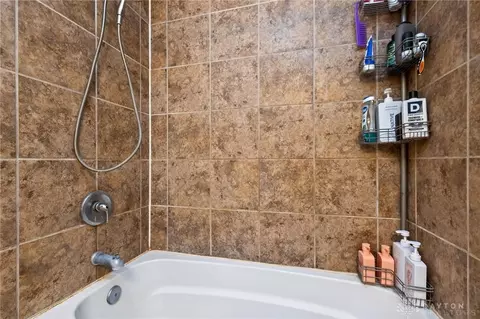 Bath - 1237 Hemlock Dr, Fairborn, OH 45324 photo 2 of 6