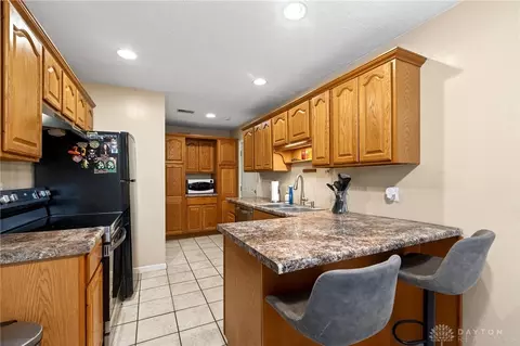 Kitchen - 1237 Hemlock Dr, Fairborn, OH 45324 photo 3 of 6