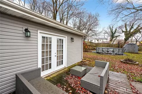 Exterior - 1237 Hemlock Dr, Fairborn, OH 45324 photo 3 of 7