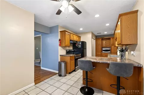 Kitchen - 1237 Hemlock Dr, Fairborn, OH 45324 photo 2 of 6