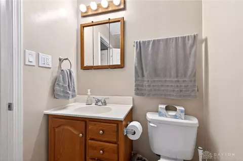 Bath - 1237 Hemlock Dr, Fairborn, OH 45324 photo 5 of 6