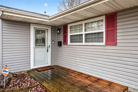 Exterior - 1237 Hemlock Dr, Fairborn, OH 45324 photo 2 of 7