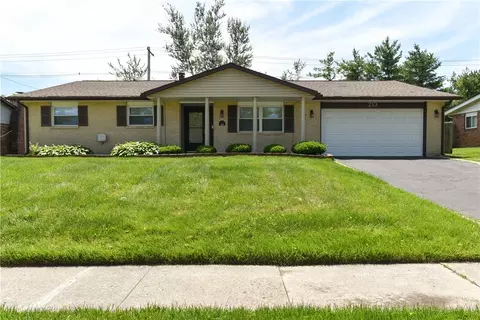 213 Porter Dr, Englewood, OH 45322