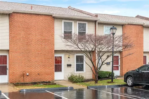 4517 Bonita Dr #8, Middletown, OH 45044