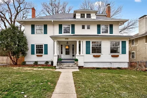 619 Oakwood Ave, Oakwood, OH 45419
