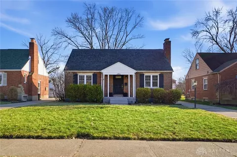448 Triangle Ave, Oakwood, OH 45419