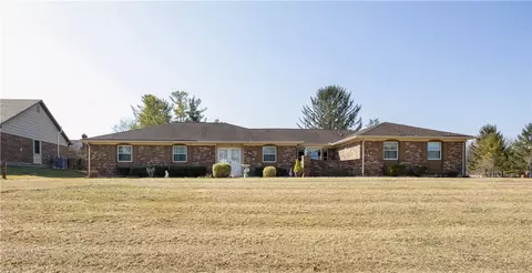 139 Cambria Dr, Dayton, OH 45440