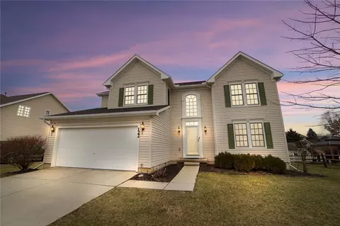 122 Springhouse Dr, Englewood, OH 45322