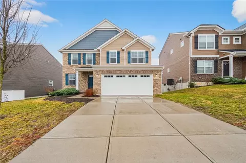 Exterior - 2150 Pine Valley Dr, Hamilton, OH 45013 photo 2 of 9