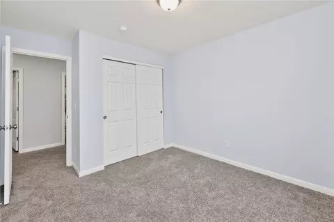 Bedroom - 2150 Pine Valley Dr, Hamilton, OH 45013 photo 2 of 10