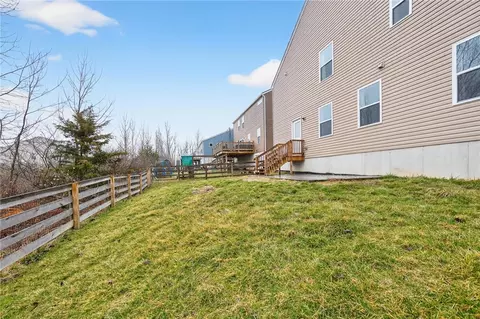 Exterior - 2150 Pine Valley Dr, Hamilton, OH 45013 photo 8 of 9