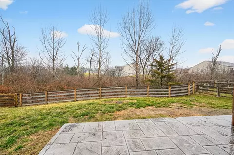 Exterior - 2150 Pine Valley Dr, Hamilton, OH 45013 photo 5 of 9
