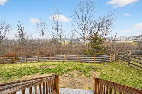 Exterior - 2150 Pine Valley Dr, Hamilton, OH 45013 photo 4 of 9