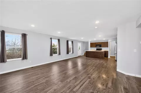 Living - 2150 Pine Valley Dr, Hamilton, OH 45013 photo 3 of 3
