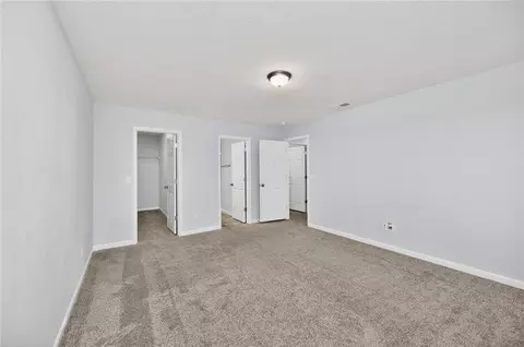 Bedroom - 2150 Pine Valley Dr, Hamilton, OH 45013 photo 10 of 10