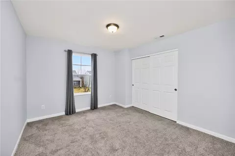 Bedroom - 2150 Pine Valley Dr, Hamilton, OH 45013 photo 3 of 10