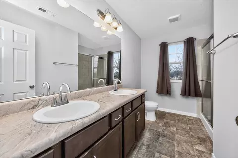Bath - 2150 Pine Valley Dr, Hamilton, OH 45013 photo 5 of 7