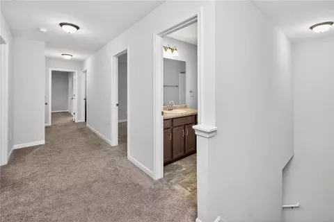 Entry Way - 2150 Pine Valley Dr, Hamilton, OH 45013 photo 8 of 9