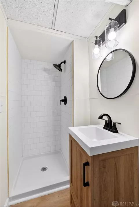 Bath - 3102 Lenox Dr, Kettering, OH 45429 photo 6 of 7