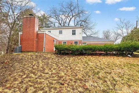 Exterior - 3102 Lenox Dr, Kettering, OH 45429 photo 6 of 7