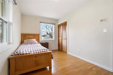 Bedroom - 4324 Clarendon Dr, Kettering, OH 45440 photo 5 of 10