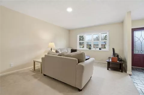 Living - 4324 Clarendon Dr, Kettering, OH 45440 photo 3 of 8