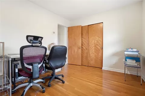Bedroom - 4324 Clarendon Dr, Kettering, OH 45440 photo 10 of 10