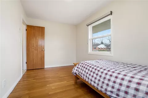 Bedroom - 4324 Clarendon Dr, Kettering, OH 45440 photo 6 of 10