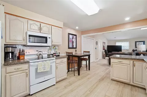 Kitchen - 700 Ionic Cir, Enon, OH 45323 photo 5 of 5