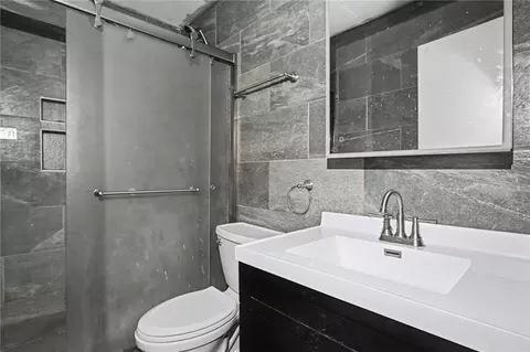 Bath - 64 Cranston Ct, Centerville, OH 45458 photo 1 of 1