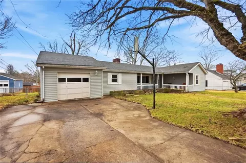 1300 Edwards Dr, Tipp City, OH 45371