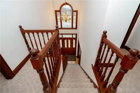 Entry Way - 2442 Greystone Ln, Springfield, OH 45503 photo 5 of 9