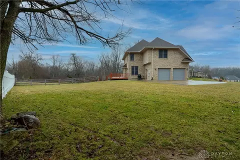 Exterior - 2442 Greystone Ln, Springfield, OH 45503 photo 5 of 13