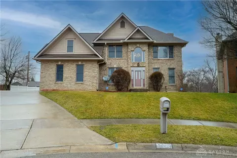 2442 Greystone Ln, Springfield, OH 45503
