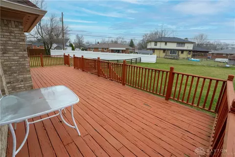 Exterior - 2442 Greystone Ln, Springfield, OH 45503 photo 12 of 13