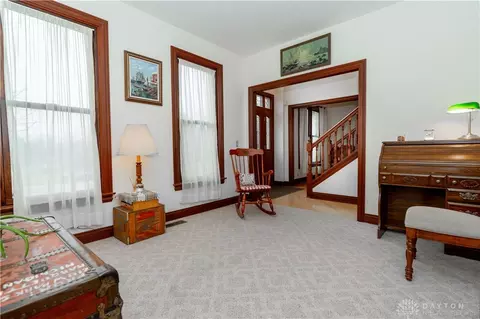 Entry Way - 2442 Greystone Ln, Springfield, OH 45503 photo 3 of 9