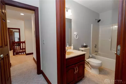Entry Way - 2442 Greystone Ln, Springfield, OH 45503 photo 7 of 9