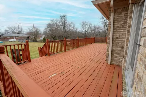 Exterior - 2442 Greystone Ln, Springfield, OH 45503 photo 10 of 13