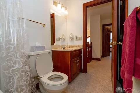 Bath - 2442 Greystone Ln, Springfield, OH 45503 photo 8 of 11