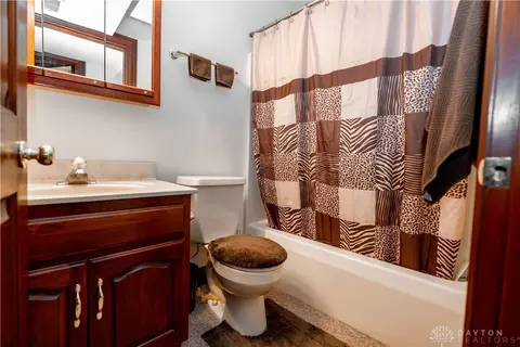 Bath - 2442 Greystone Ln, Springfield, OH 45503 photo 11 of 11