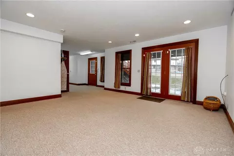Living - 2442 Greystone Ln, Springfield, OH 45503 photo 4 of 4